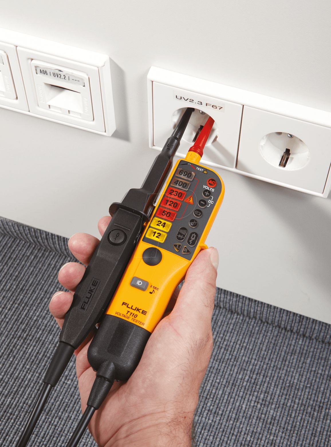 Electrician service photo 3